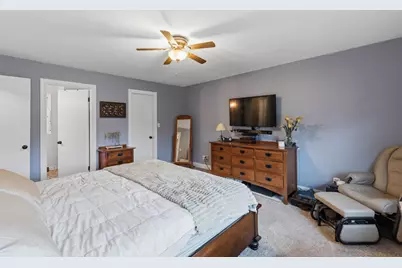 1326 W Zedler Ln, Mequon, WI 53092 - Photo 19