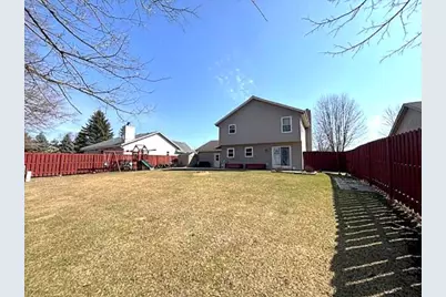 1661  Falcon Dr, Hartford, WI 53027 - Photo 3