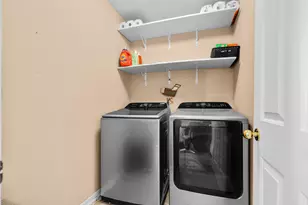 W134N6585 Lilly Creek Dr, Menomonee Falls, WI 53051 - Photo 17