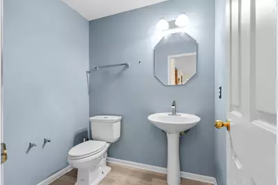 W134N6585  Lilly Creek Dr, Menomonee Falls, WI 53051 - Photo 19