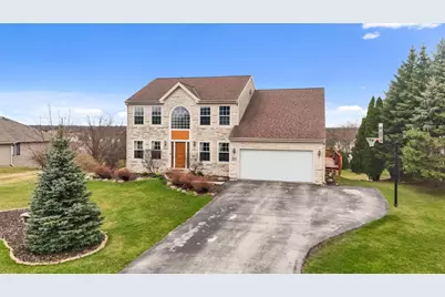 W134N6585  Lilly Creek Dr, Menomonee Falls, WI 53051 - Photo 1