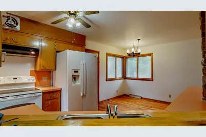 243  Hillcrest Ln, Jefferson, WI 53549 - Photo 5