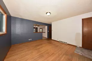 10529 W Caldwell Ave, Milwaukee, WI 53225 - Photo 5