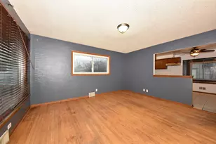 10529 W Caldwell Ave, Milwaukee, WI 53225 - Photo 7