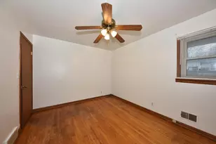 10529 W Caldwell Ave, Milwaukee, WI 53225 - Photo 15