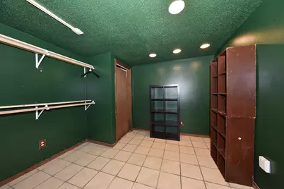 10529 W Caldwell Ave, Milwaukee, WI 53225 - Photo 27