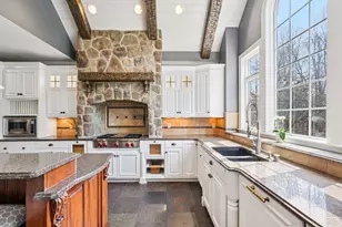 21065 Bradford Ln, Brookfield, WI 53045 - Photo 9