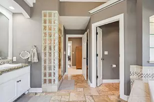 21065 Bradford Ln, Brookfield, WI 53045 - Photo 31