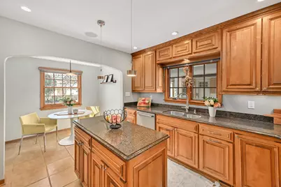 2617 N 90th St, Wauwatosa, WI 53226 - Photo 15