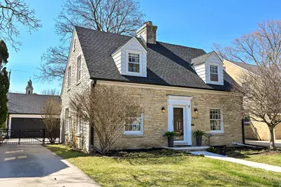 2617 N 90th St, Wauwatosa, WI 53226 - Photo 5