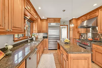 2617 N 90th St, Wauwatosa, WI 53226 - Photo 17