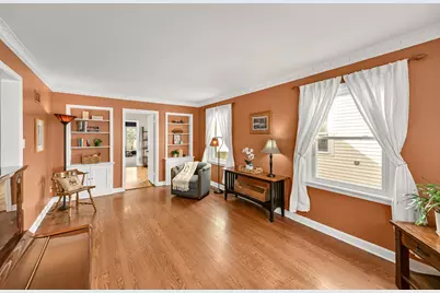 2625 N 65th St, Wauwatosa, WI 53213 - Photo 9