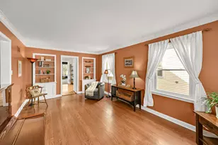 2625 N 65th St, Wauwatosa, WI 53213 - Photo 9