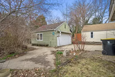 2207 N 119th St, Wauwatosa, WI 53226 - Photo 35