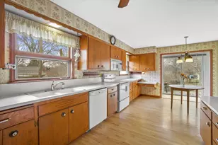 2207 N 119th St, Wauwatosa, WI 53226 - Photo 9