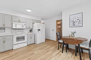 7014 N 97th St, Milwaukee, WI 53224 - Photo 15