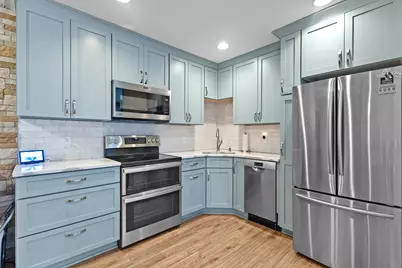 1305 W Main St #202, Lake Geneva, WI 53147 - Photo 7