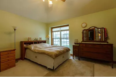 5432 W Burning Bush Ln, Mequon, WI 53092 - Photo 15