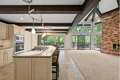 840  Woodland Ct #EE-1, Fontana, WI 53125 - Photo 5