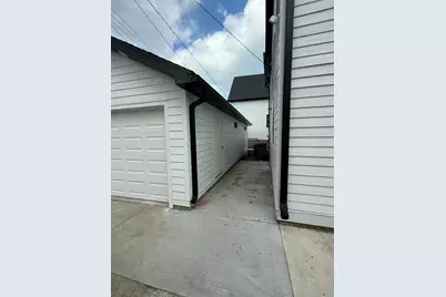 1922 E Iron St, Milwaukee, WI 53207 - Photo 5