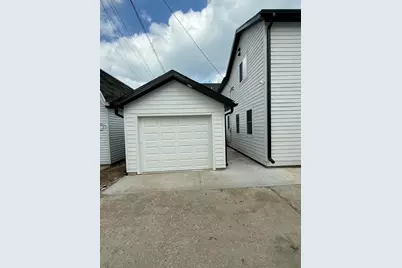 1922 E Iron St, Milwaukee, WI 53207 - Photo 5