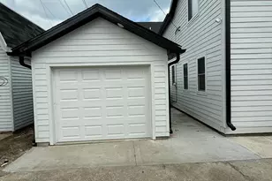 1922 E Iron St, Milwaukee, WI 53207 - Photo 5