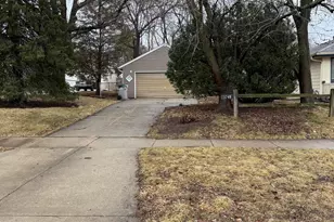 3740 S 92nd St, Milwaukee, WI 53228 - Photo 9