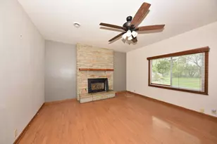 3910 W Calumet Rd, Brown Deer, WI 53209 - Photo 9
