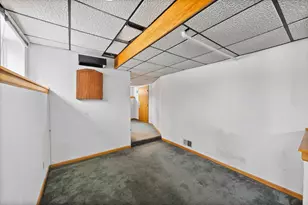 527 N Hartwell Ave, Waukesha, WI 53186 - Photo 37