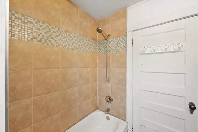 527 N Hartwell Ave, Waukesha, WI 53186 - Photo 33