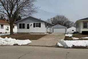 1133 S 36th St, Manitowoc, WI 54220 - Photo 1