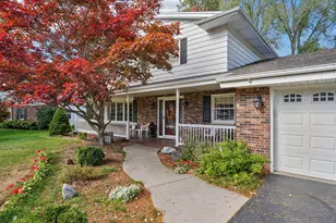 720 W Fairfield Ct, Glendale, WI 53217 - Photo 3