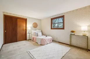 720 W Fairfield Ct, Glendale, WI 53217 - Photo 37