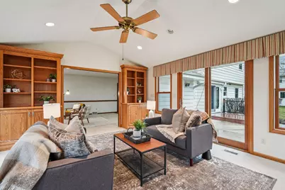 720 W Fairfield Ct, Glendale, WI 53217 - Photo 25