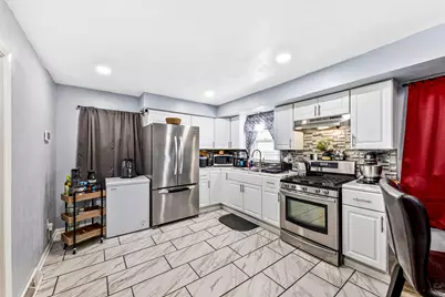 8306 W Ruby Ave, Milwaukee, WI 53218 - Photo 9