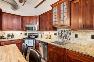 215 W Maple St, Milwaukee, WI 53204 - Photo 11