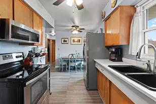 717 Buchholz St, Two Rivers, WI 54241 - Photo 9