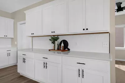 947  Clark Ln, Holmen, WI 54636 - Photo 9