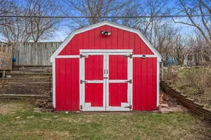 605 Juniper Ct, West Bend, WI 53095 - Photo 31