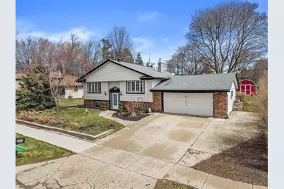 605  Juniper Ct, West Bend, WI 53095 - Photo 3