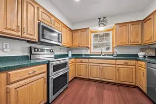 605 Juniper Ct, West Bend, WI 53095 - Photo 7