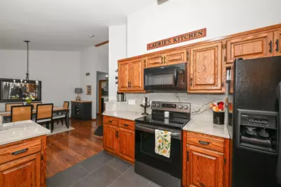 3027  Storybook Dr, Racine, WI 53406 - Photo 13