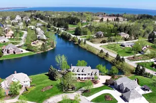 214 E Beechwood Ct, Mequon, WI 53092 - Photo 47