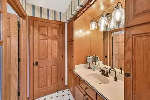 214 E Beechwood Ct, Mequon, WI 53092 - Photo 23