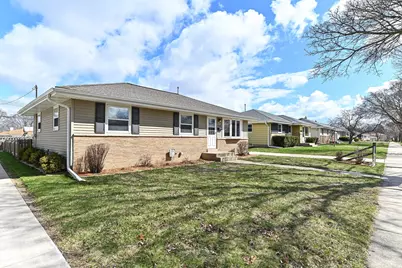 7818 W Warnimont Ave, Milwaukee, WI 53220 - Photo 13