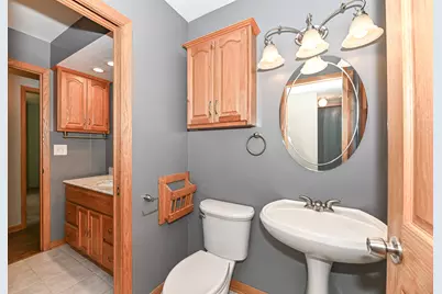 7818 W Warnimont Ave, Milwaukee, WI 53220 - Photo 35