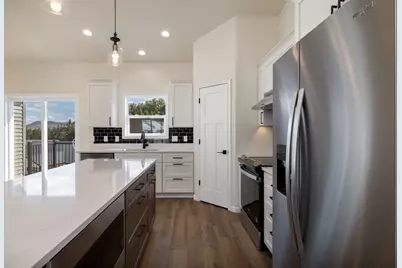 270  Southern Dr, Holmen, WI 54636 - Photo 5