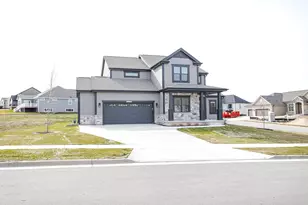 W206N5693 Muirfield Dr, Menomonee Falls, WI 53051 - Photo 3