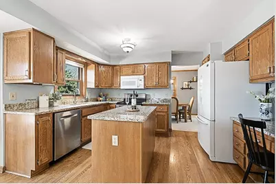 1624  Legend Cir, Waukesha, WI 53189 - Photo 11