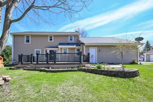 1624 Legend Cir, Waukesha, WI 53189 - Photo 31